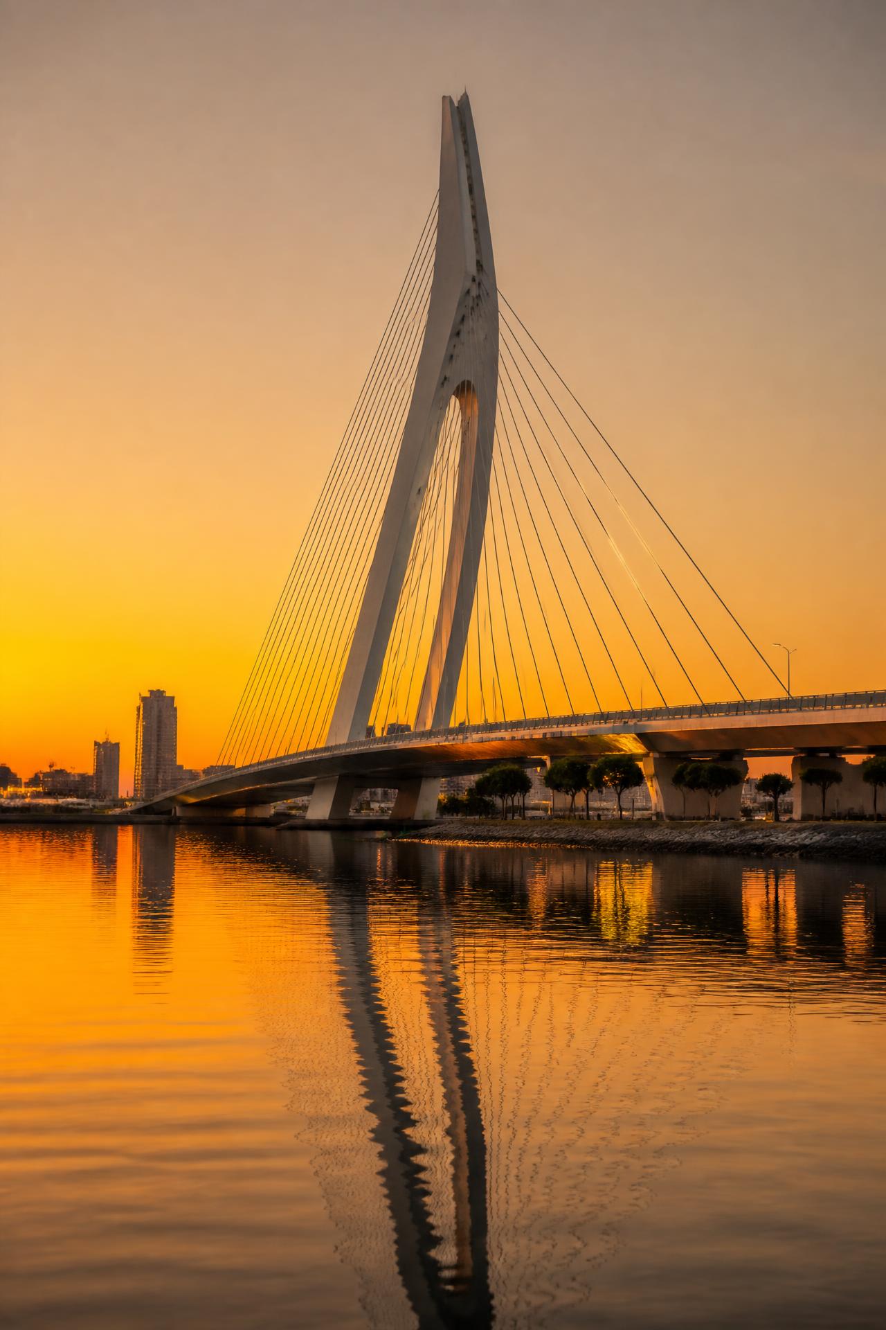 Al Noor Bridge